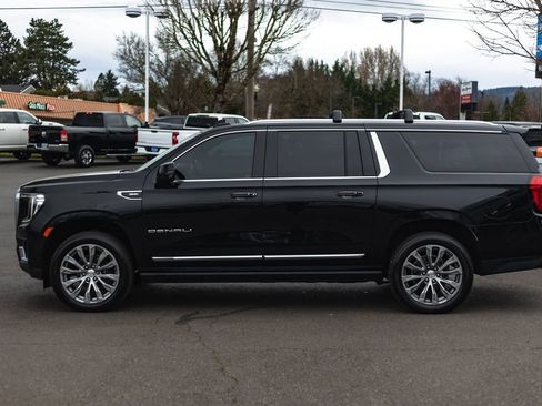 Used 2021 GMC Yukon XL Denali w/ Denali Ultimate Package image 13