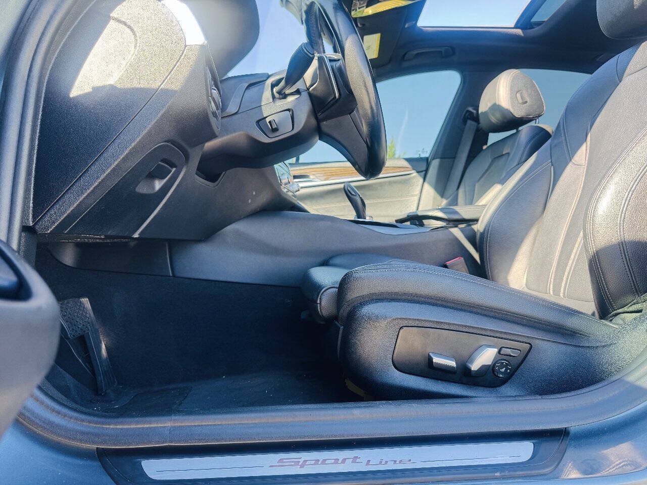 Used 2019 BMW 530i w/ Convenience Package RWD image 14