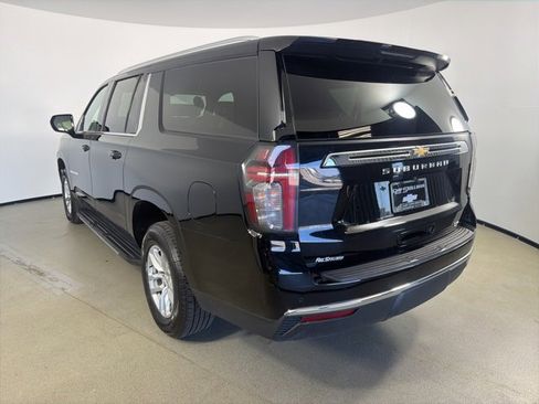 Used 2023 Chevrolet Suburban LT image 7