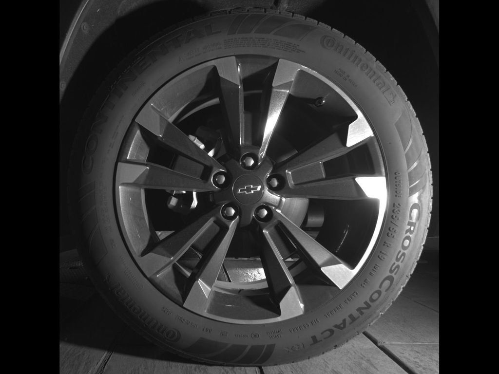 Used 2025 Chevrolet Equinox RS w/ Convenience Package III AWD/4WD image 9