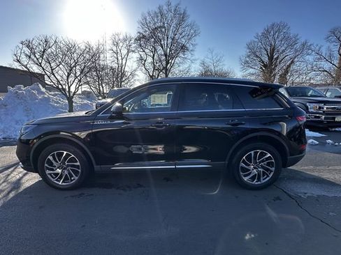 Certified 2022 Lincoln Corsair AWD w/ Equipment Group 101A image 8