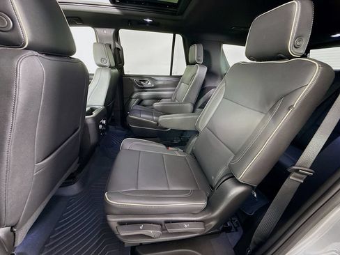 Used 2023 GMC Yukon SLT w/ SLT Premium Package RWD image 26