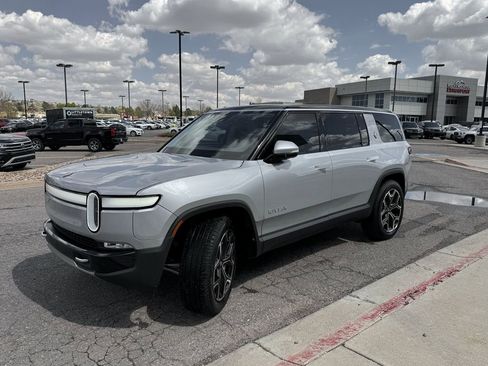 Used 2024 Rivian R1S Adventure AWD/4WD image 4