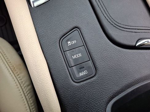 Used 2017 Cadillac XT5 Premium Luxury image 24