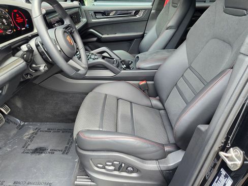 Certified 2026 Porsche Cayenne GTS AWD/4WD image 26