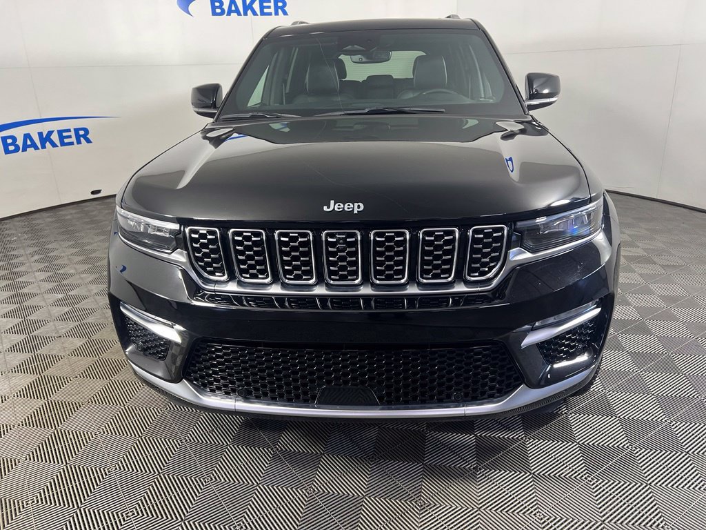 Used 2023 Jeep Grand Cherokee Summit w/ Luxury Tech Group V AWD/4WD image 9