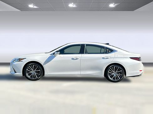 Used 2024 Lexus ES 350 w/ Premium Package FWD image 2