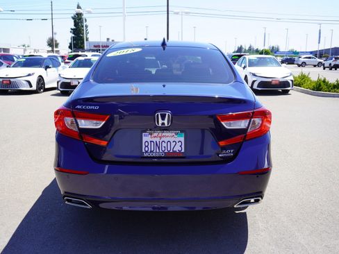 Used 2018 Honda Accord Touring image 9