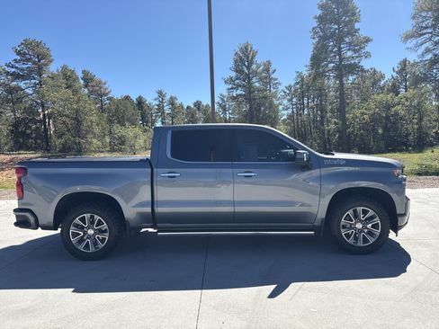 Used 2021 Chevrolet Silverado 1500 High Country w/ Technology Package image 8