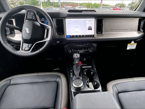 New 2026 Ford Bronco Outer Banks AWD/4WD image 5