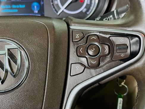 Used 2017 Buick Regal Sport Touring image 14