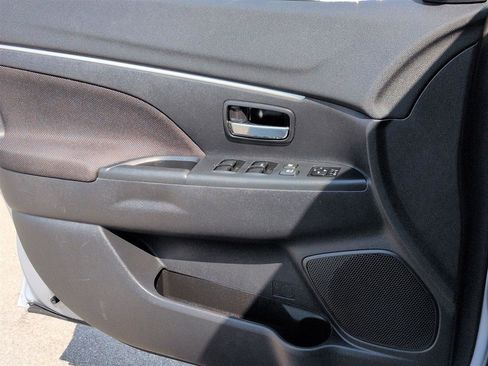 Used 2011 Mitsubishi Outlander Sport ES FWD image 12