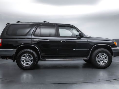 Used 2001 Toyota 4Runner SR5 image 3