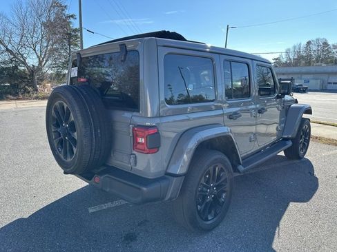 Used 2021 Jeep Wrangler Unlimited Sahara w/ Cold Weather Group image 5