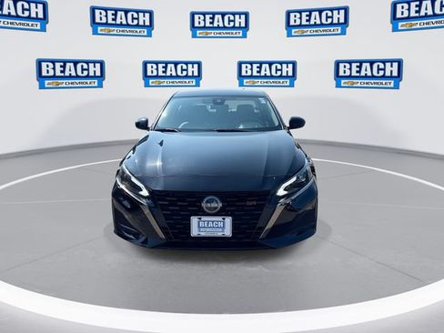 Used 2024 Nissan Altima 2.5 SR FWD image 3