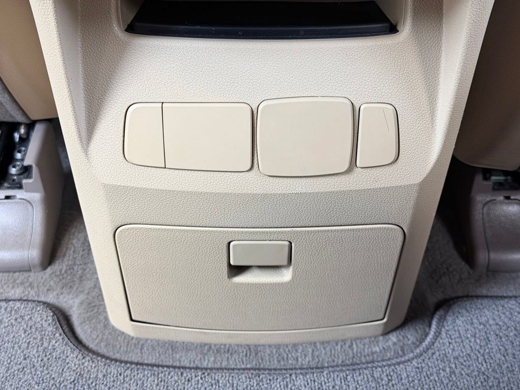 Used 2017 Kia Sedona LX FWD image 23