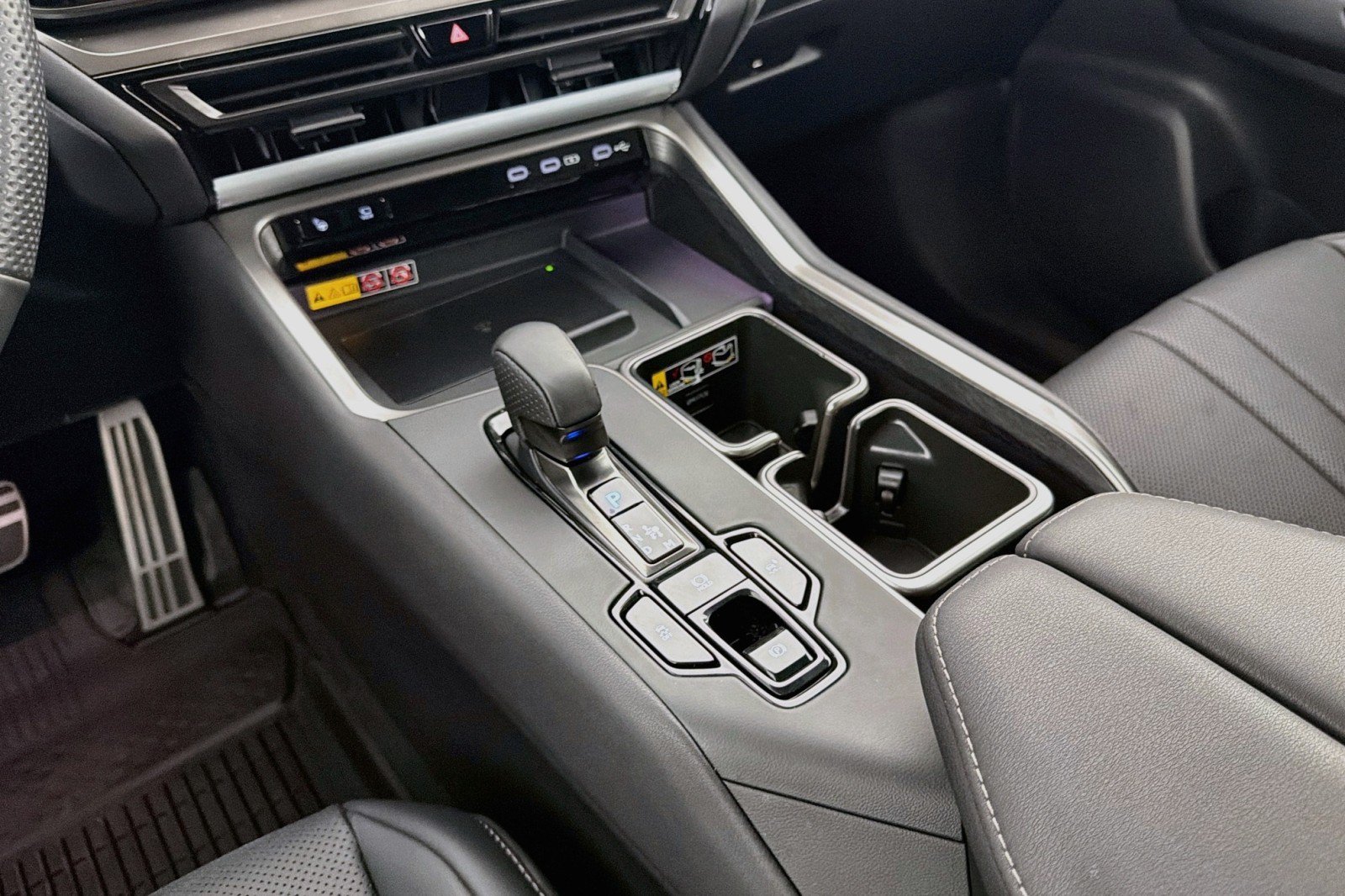 Used 2026 Lexus TX 500h AWD w/ Technology Package image 5