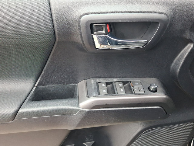 Used 2020 Toyota Tacoma TRD Sport AWD/4WD image 10