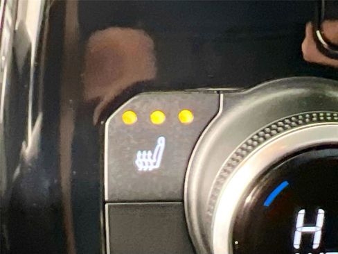 Used 2021 Toyota Highlander XLE image 22