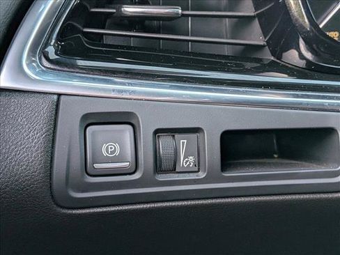 Used 2021 Cadillac XT6 Premium Luxury FWD image 17