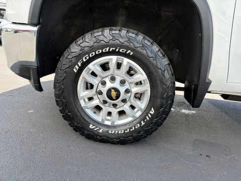 Used 2021 Chevrolet Silverado 2500 LT AWD/4WD image 9