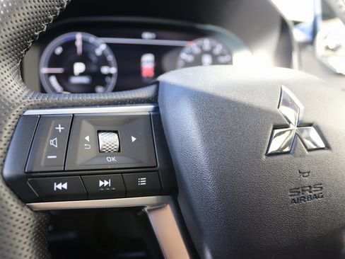 Used 2024 Mitsubishi Outlander 4WD Plug-In Hybrid image 16