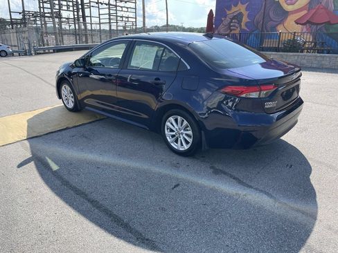 Used 2023 Toyota Corolla XLE FWD image 3