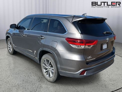 Used 2019 Toyota Highlander XLE image 9