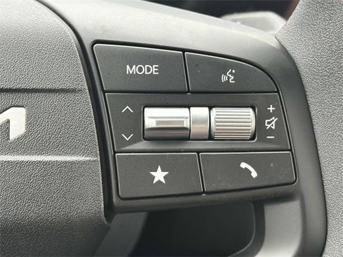 New 2025 Kia K4 LXS image 13
