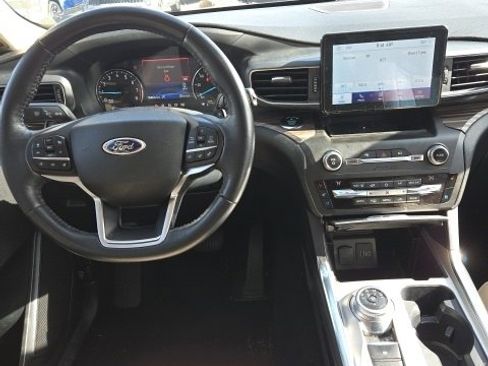 Used 2020 Ford Explorer Limited image 25