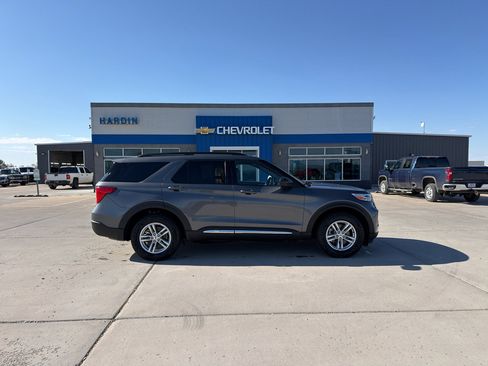Used 2023 Ford Explorer XLT w/ Equipment Group 202A AWD/4WD image 7