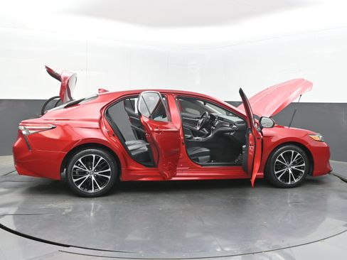 Used 2019 Toyota Camry SE w/ Convenience Package FWD image 44