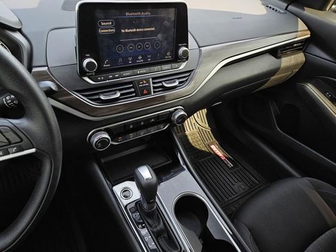 Certified 2024 Nissan Altima 2.5 SV image 19