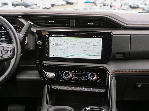 Used 2025 GMC Sierra 2500 AT4 image 14