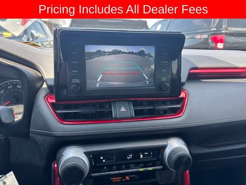 Used 2019 Toyota RAV4 LE FWD image 9