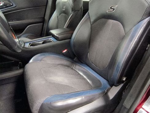 Used 2015 Chrysler 200 S w/ Comfort Group image 17