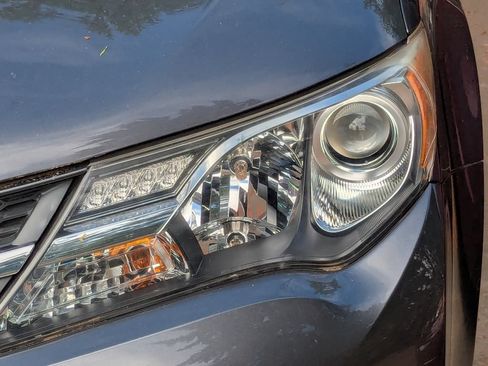 Used 2014 Toyota RAV4 LE AWD/4WD image 14