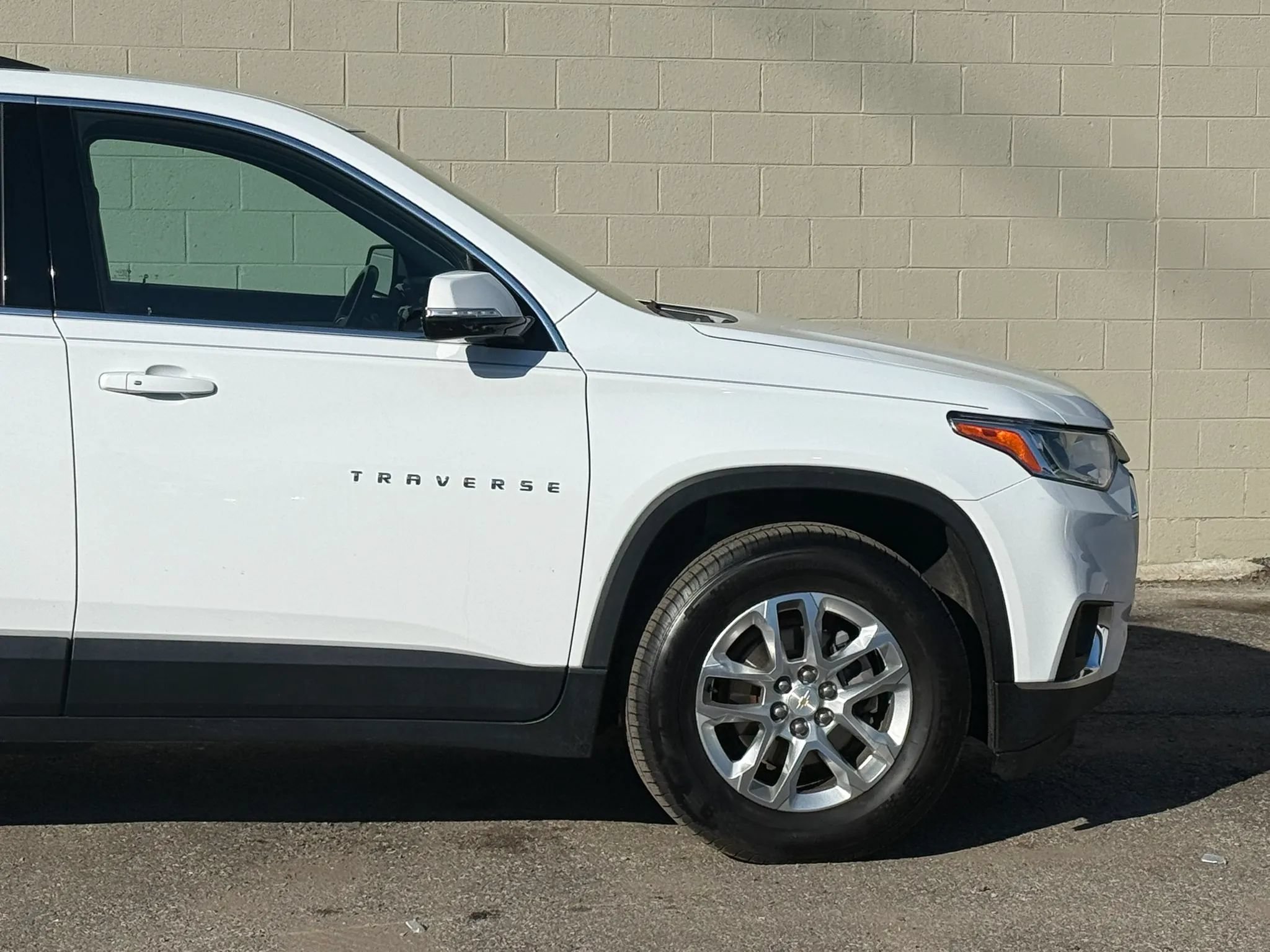 Used 2018 Chevrolet Traverse LT FWD image 13