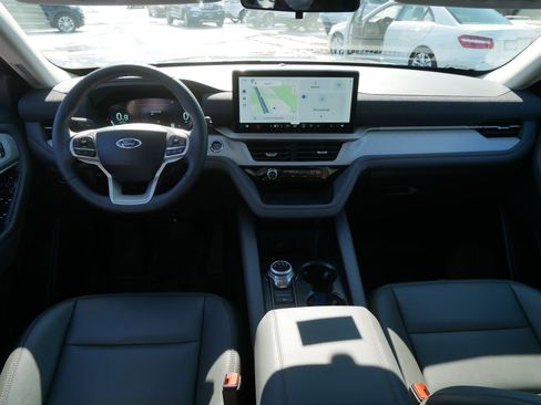 Used 2026 Ford Explorer Active w/ Active Comfort Package image 10