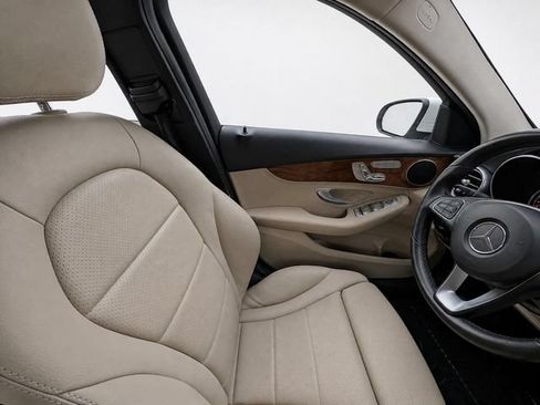 Used 2015 Mercedes-Benz C 300 4MATIC Sedan image 18