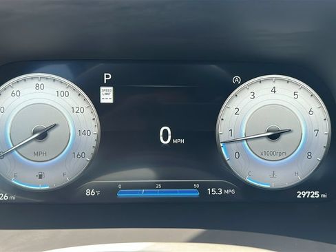 Used 2024 Hyundai Palisade Limited FWD image 2