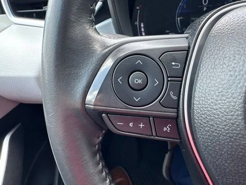 Used 2025 Toyota Corolla SE w/ SE Premium Package FWD image 3