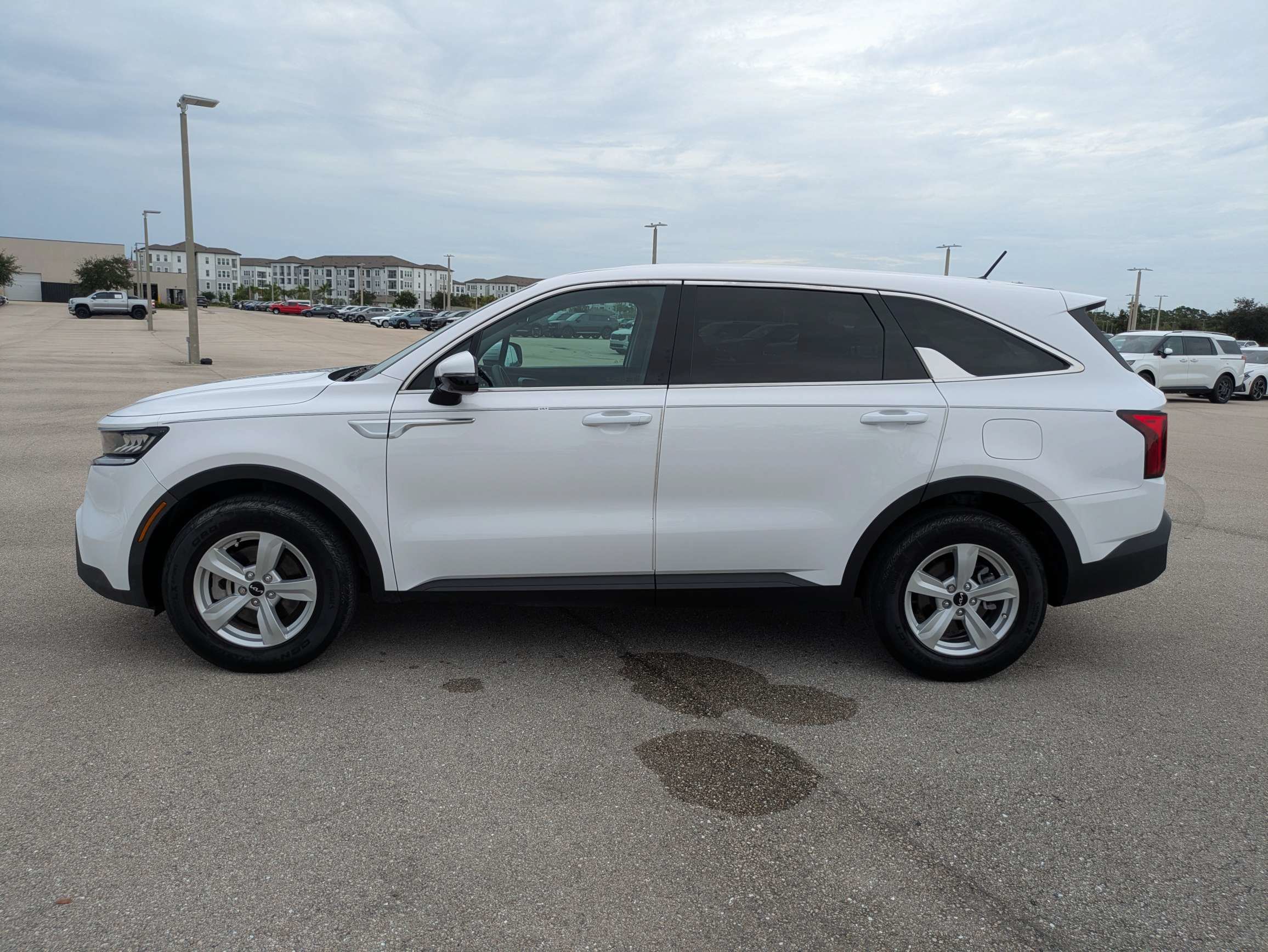 Certified 2023 Kia Sorento LX FWD image 7