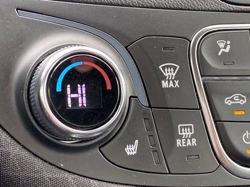 Used 2023 Chevrolet Malibu LT image 17