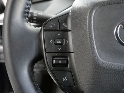 Certified 2025 Toyota Prius LE image 28