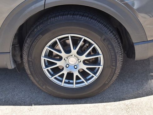Used 2020 Ford Explorer Platinum w/ Premium Technology Package AWD/4WD image 13