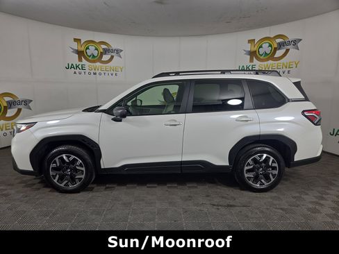 Used 2025 Subaru Forester Premium AWD/4WD image 4
