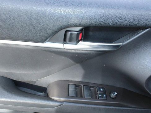 Certified 2021 Toyota Camry SE FWD image 15