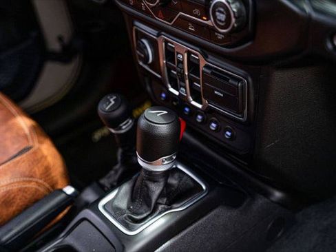 Used 2023 Jeep Gladiator Sport AWD/4WD image 37