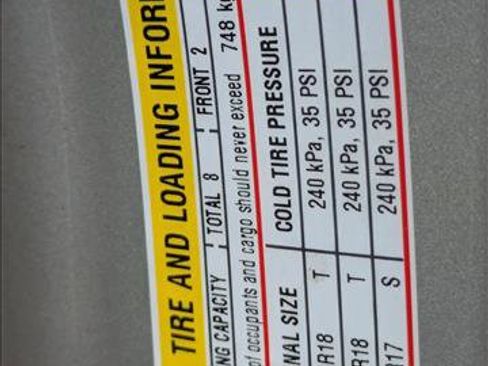 Used 2017 GMC Yukon SLT image 15